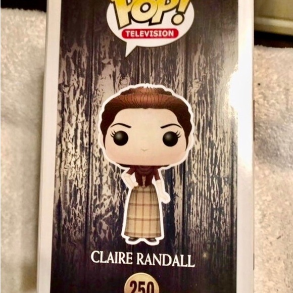 Funko Pop Outlander Claire Randall VALUTED Figure - Picture 5 of 6